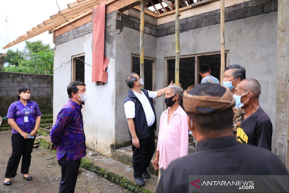 Dirjen Fakir Miskin Kemensos cek bantuan rehab rumah di Klungkung