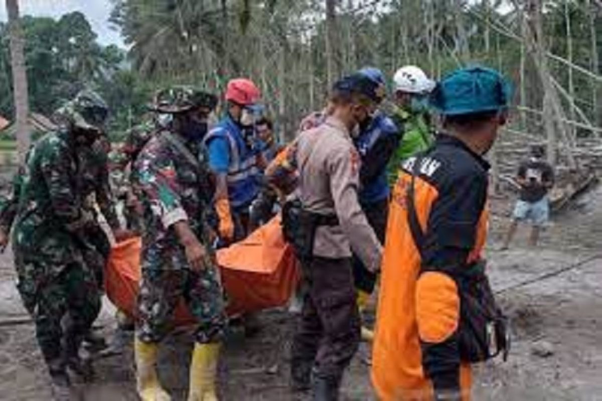 Tim SAR gabungan terus lakukan pencarian korban hilang bencana Gunung Semeru