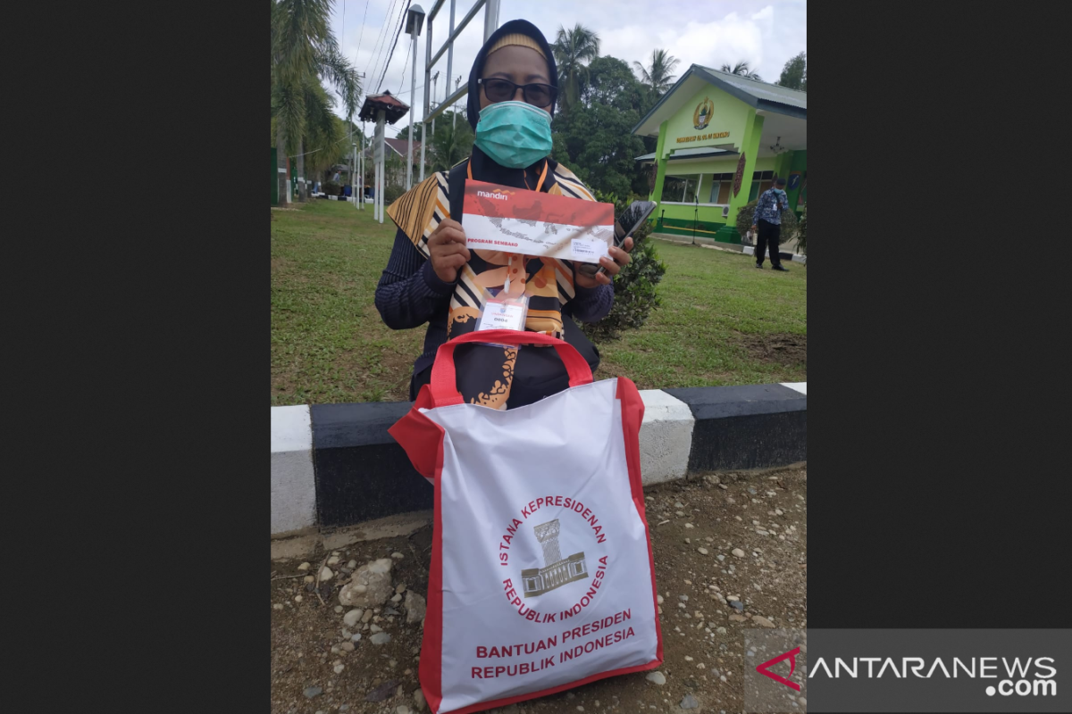 Suraten tidak menyangka bertemu langsung Presiden Jokowi di Sintang