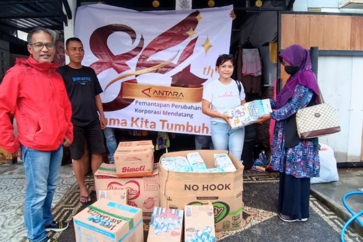 LKBN Antara NTB salurkan bantuan untuk warga terdampak banjir Lombok Barat