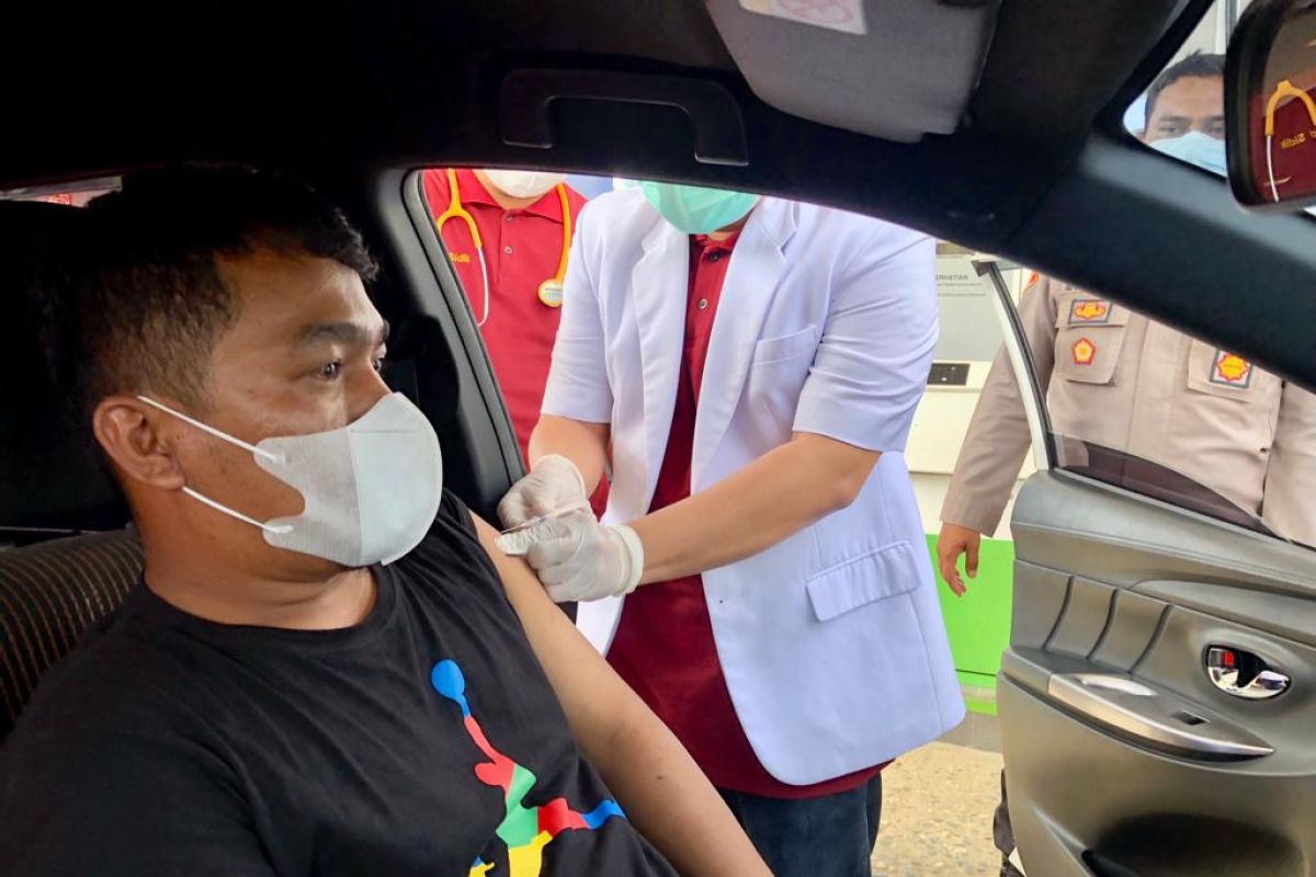 Polres Sarolangun gelar vaksinasi 'drive thru' untuk 750 pengendara