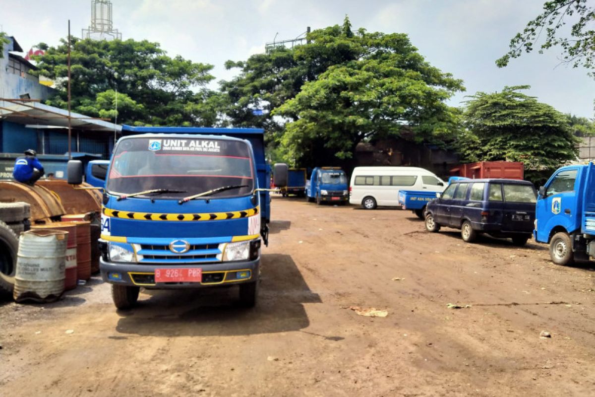 Dinas SDA DKI Jakarta siagakan alat berat antisipasi bencana banjir