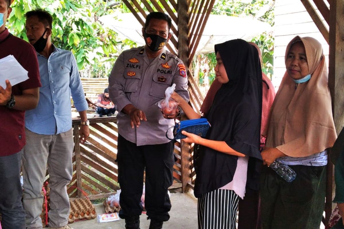 Polres Pasaman Barat vaksinasi masyarakat perkebunan Plasma III