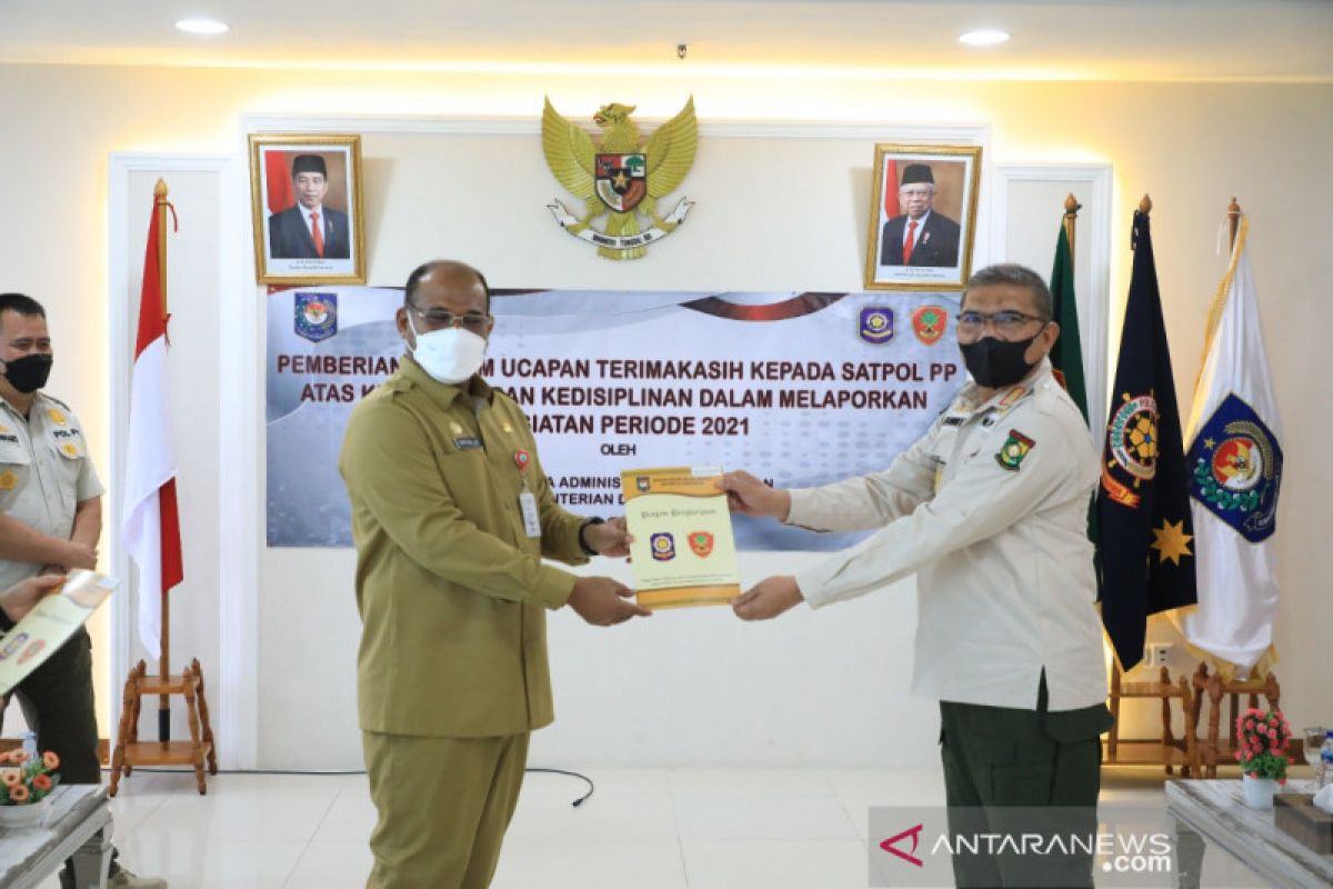 Terbaik di Indonesia, Sat Pol PP Kampar terima penghargaan