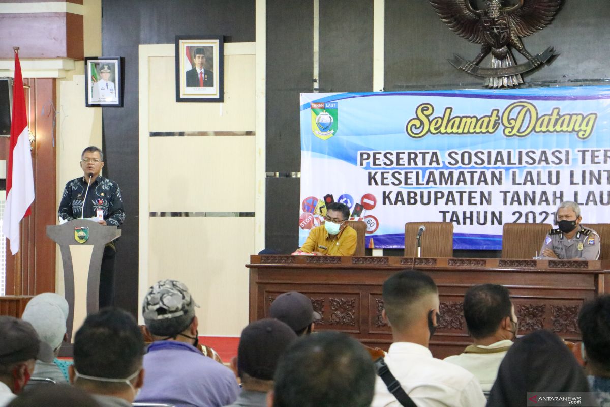 Persatuan Tukang Ojek Pasar Manuntung Berseri Pelaihari ikuti sosialisasi tertib keselamatan lalu lintas