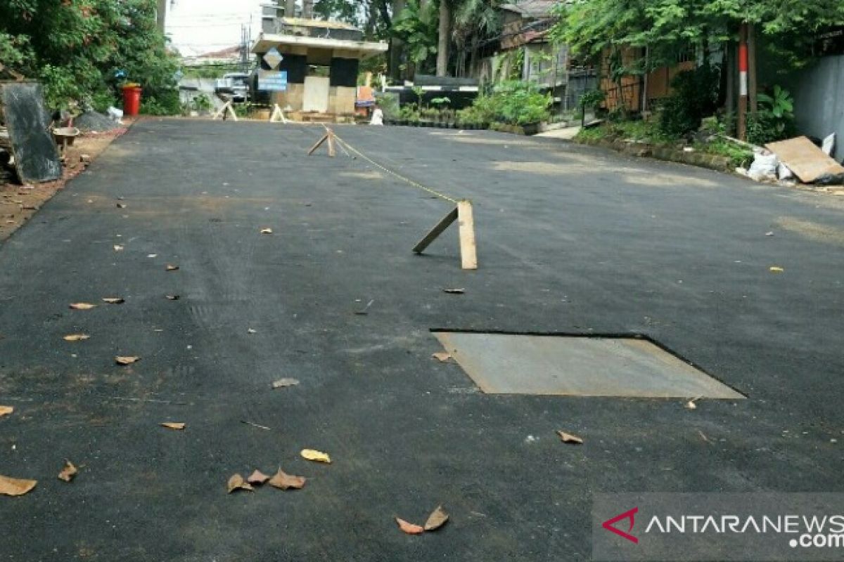 Kontraktor perbaiki tutup sumur resapan yang amblas di Lebak Bulus