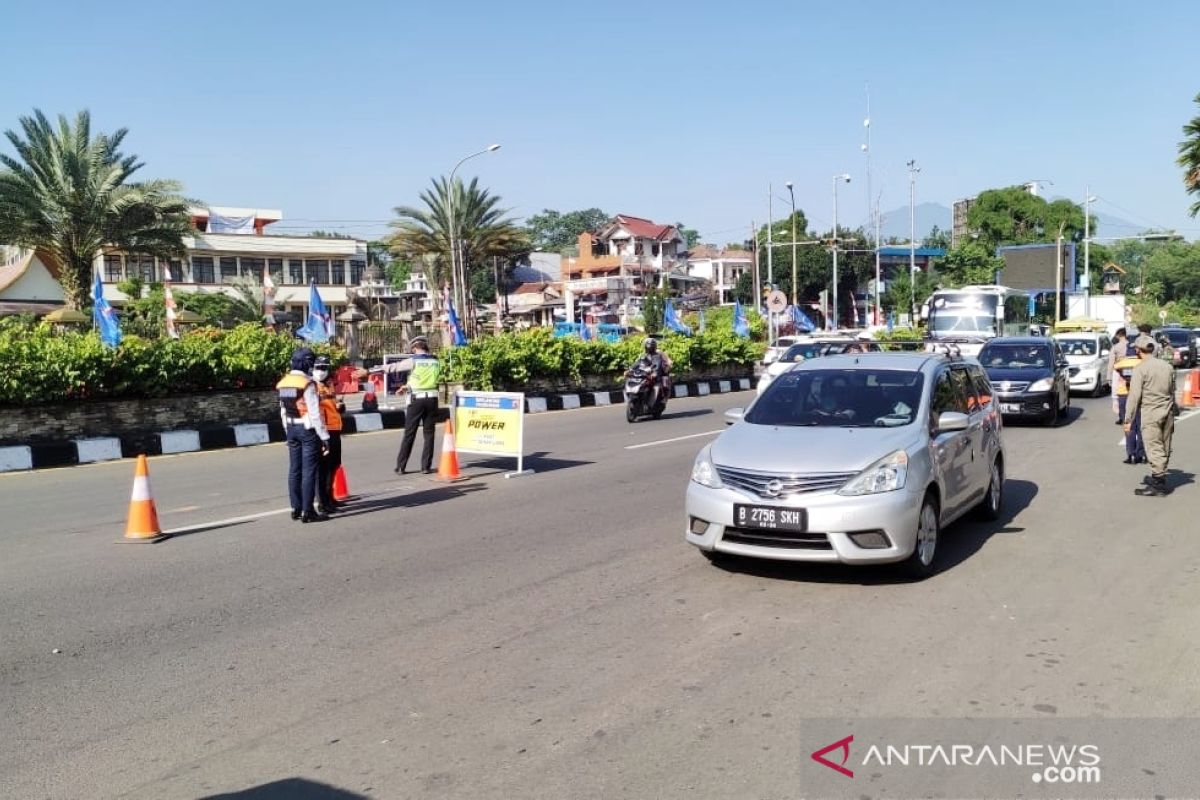 Di jalur Puncak, ditetapkan 25 titik pemeriksaan sertifikat vaksin