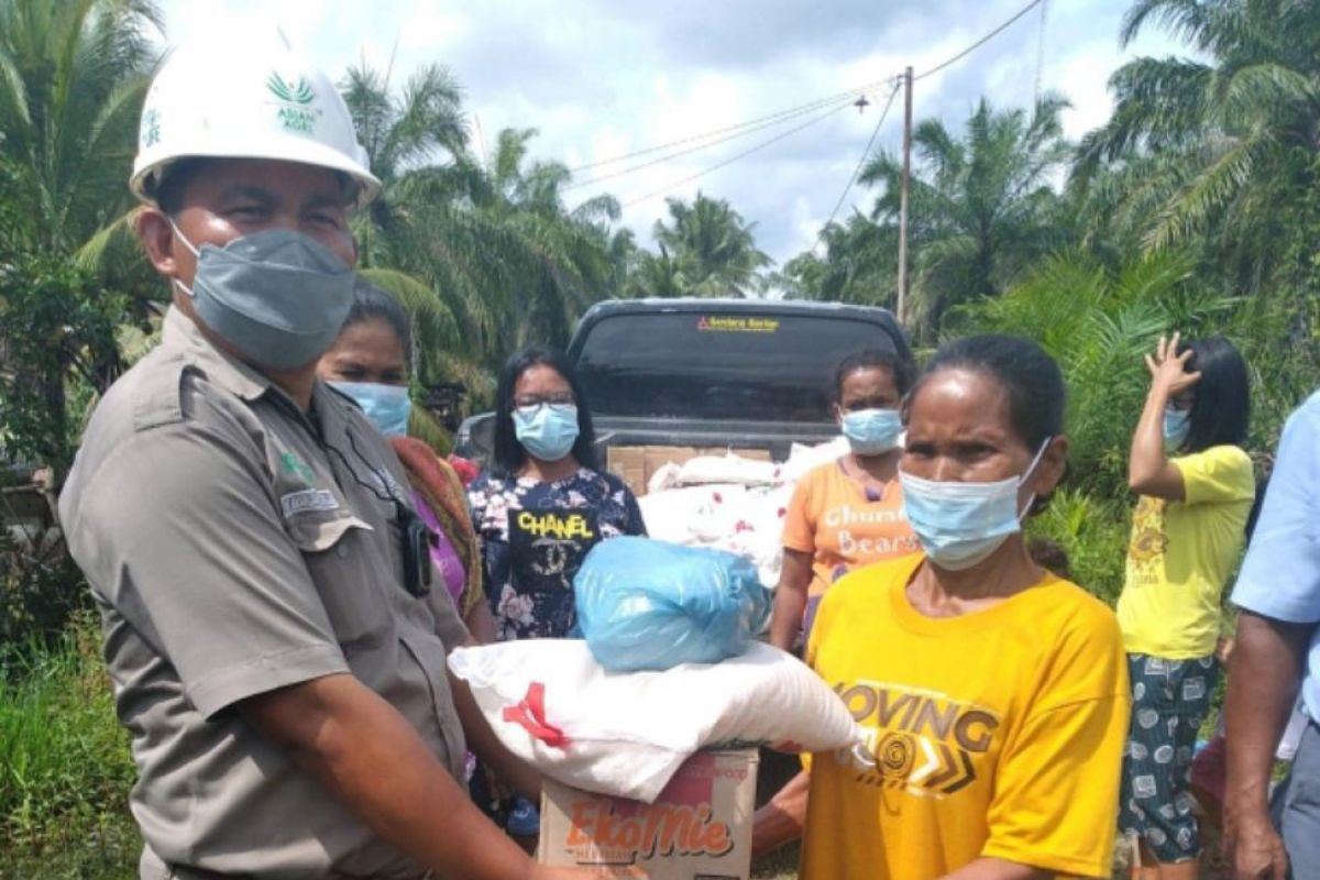 Asian Agri bantu korban banjir di Dusun Tangkahan Bosi