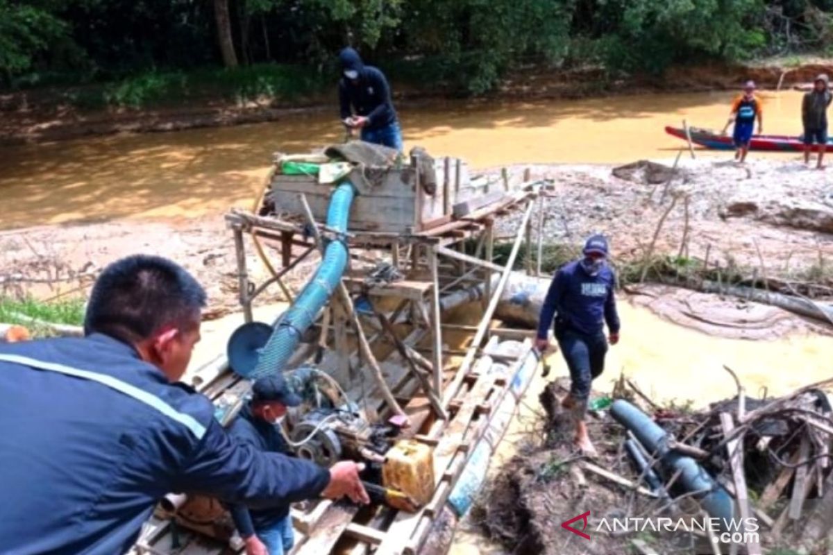 Polisi tangkap lima penambang emas ilegal di Musi Rawas Utara