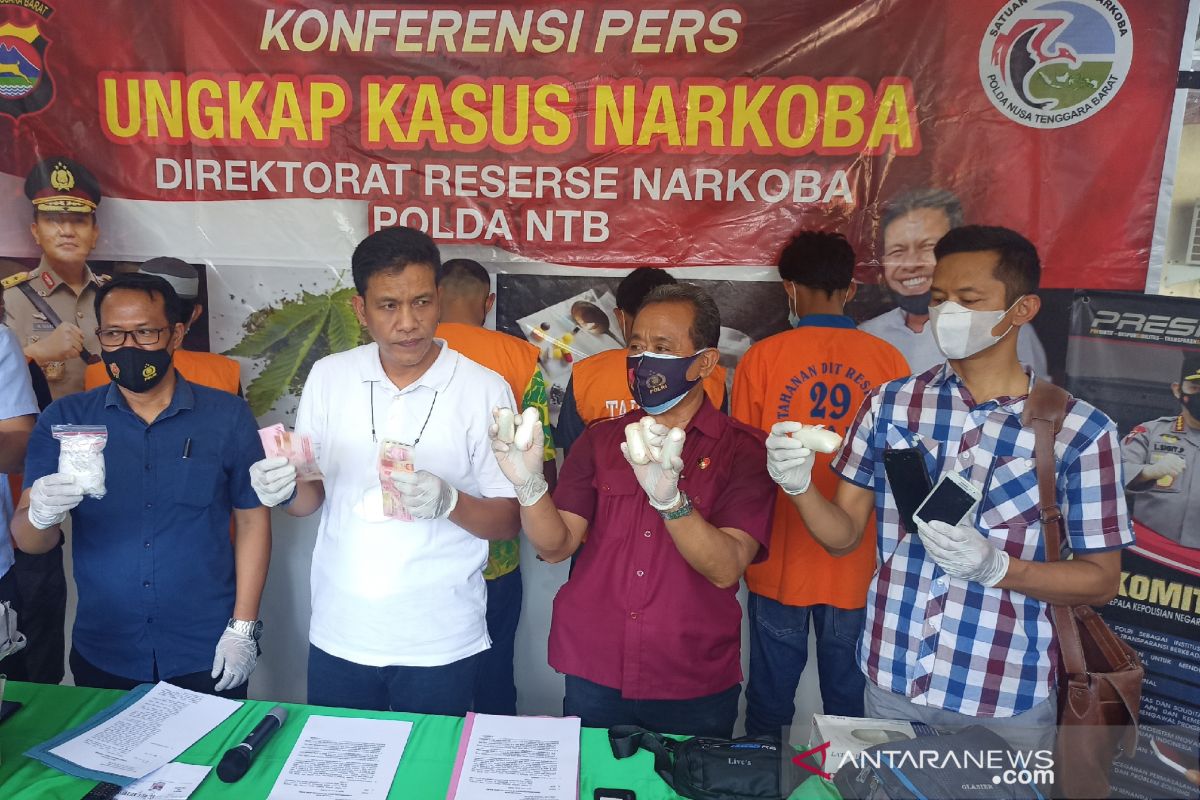 Polda NTB menyita satu kilogram sabu asal Batam