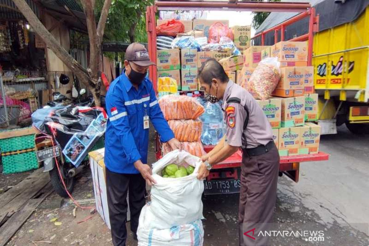 Pedagang Solo himpun sembako bagi penyintas letusan Semeru