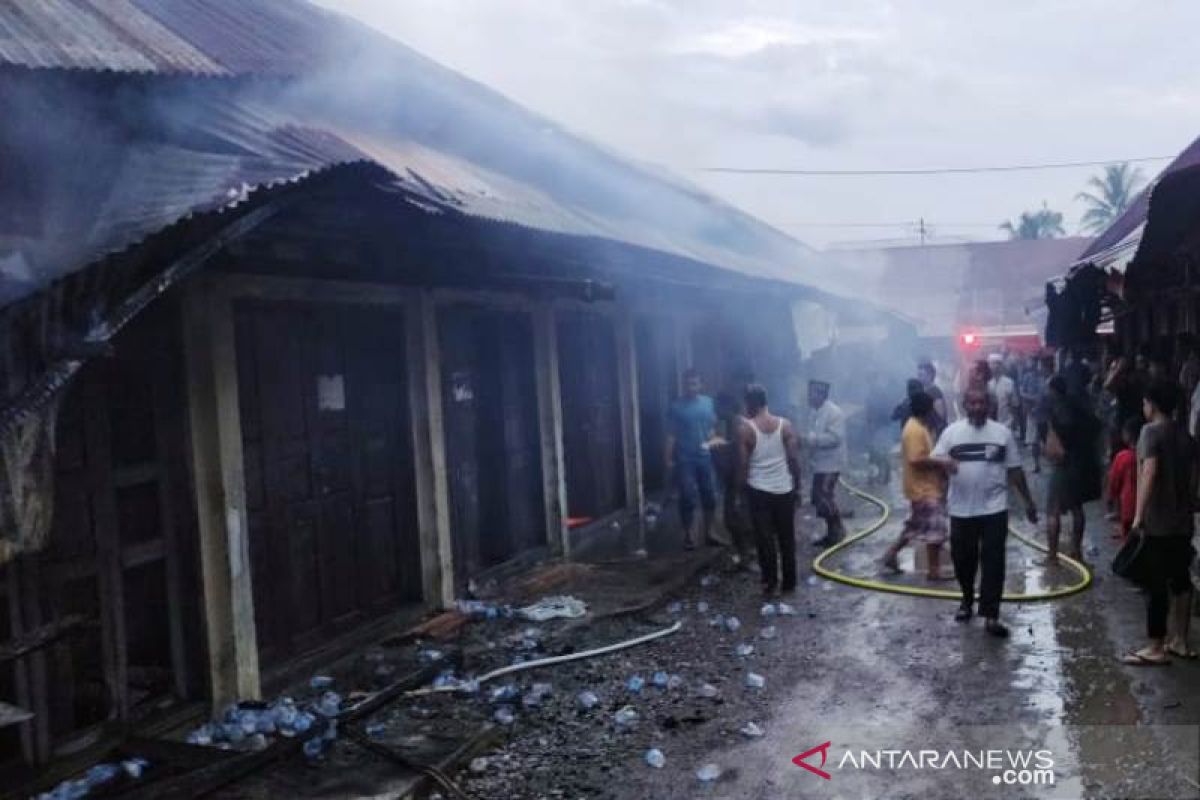 20 kios milik Pemkab Nagan Raya terbakar