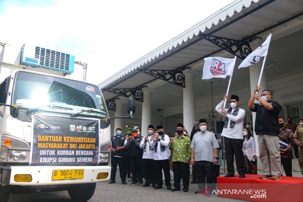 Pemprov DKI gandeng ACT kirimkan 10 truk bantuan korban Semeru