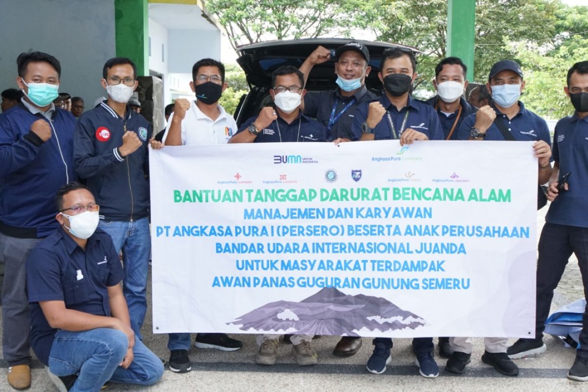 AP I salurkan bantuan warga terdampak erupsi Gunung Semeru