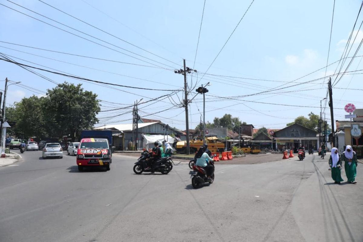 Kemacetan terurai, pelebaran jalan Pasar Suko Sidoarjo pekan ini selesai