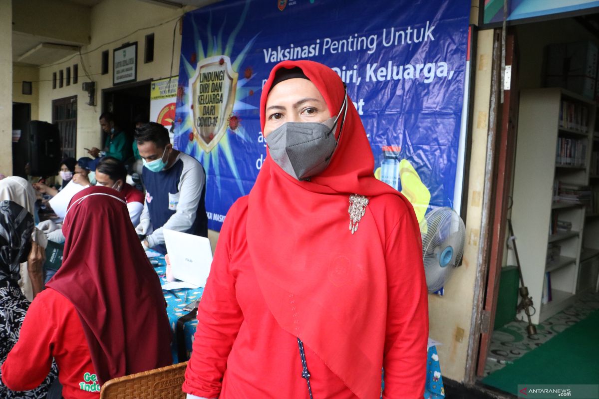 Dinkes Tanah Laut vaksin 300 warga Desa Liang Anggang