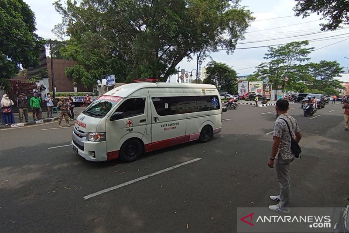 Jenazah Wali Kota Bandung tiba di Rumah Dinas