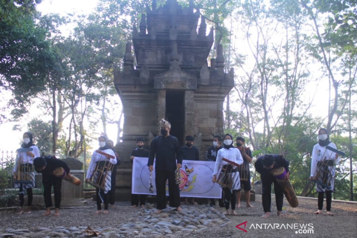 Kemendikbudristek beri sertifikat dua warisan tak benda budaya Garut