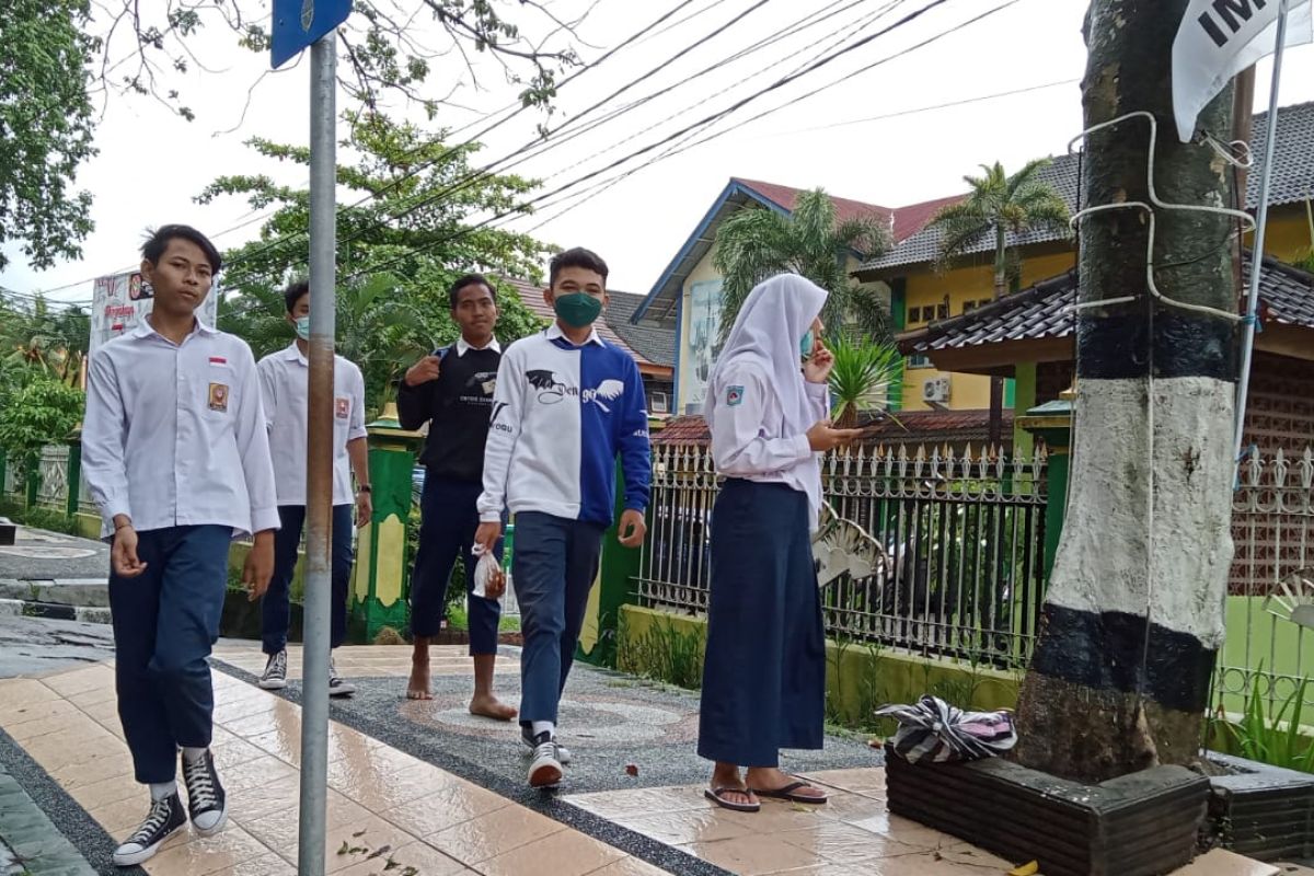 Aktivitas sekolah terdampak genangan di Mataram kembali normal