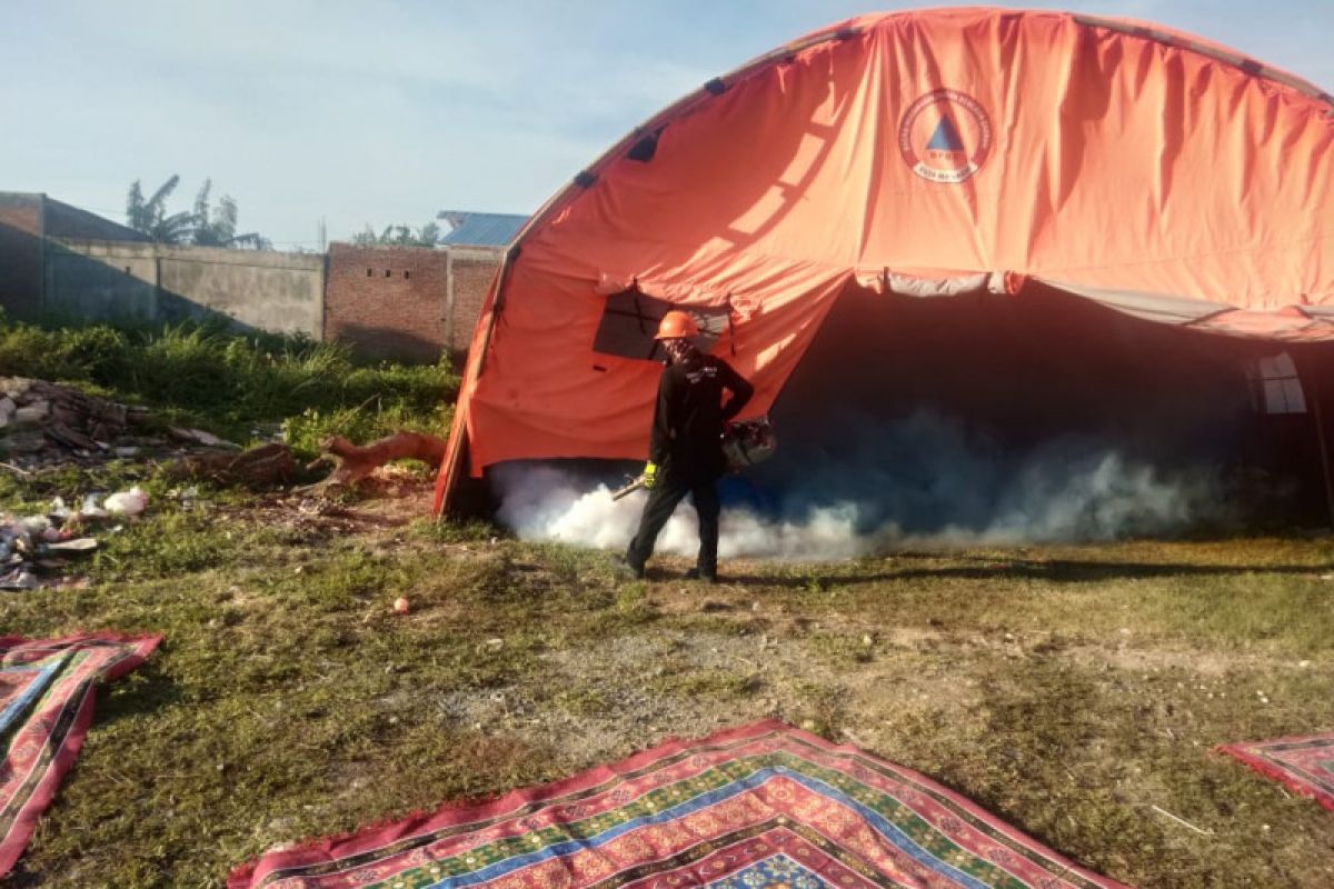 Dinkes Mataram lakukan "fogging" di tenda evakuasi nelayan