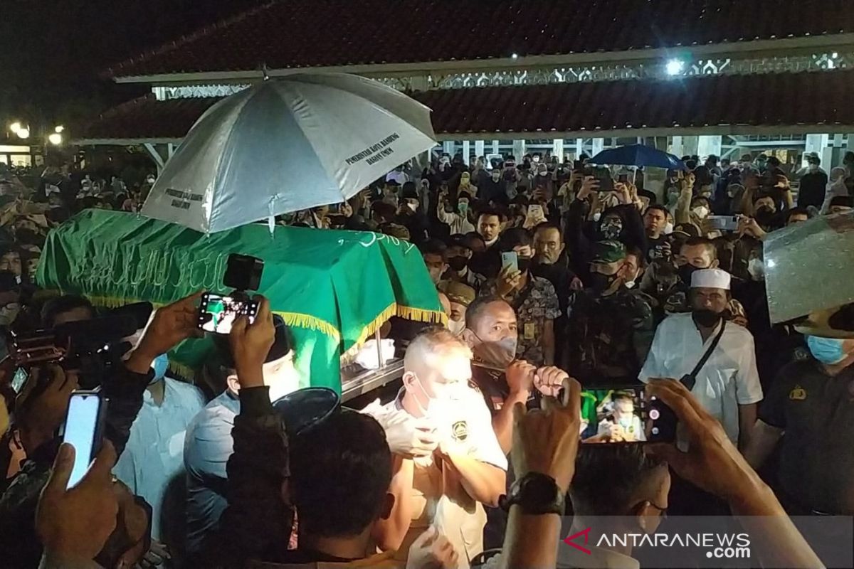 Jenazah Wali Kota Bandung dibawa ke Tasikmalaya untuk dimakamkan