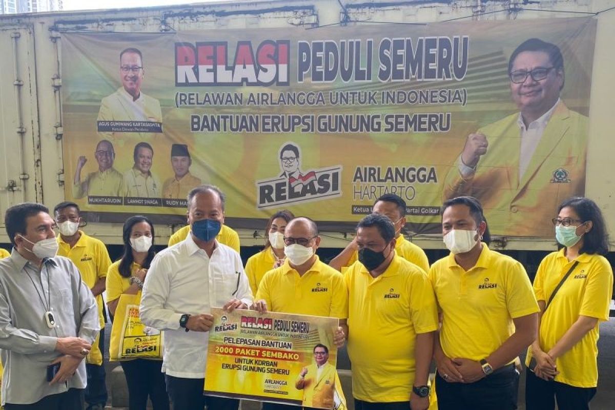 Relawan Airlangga untuk Indonesia salurkan 2.000 paket sembako buat korban Semeru