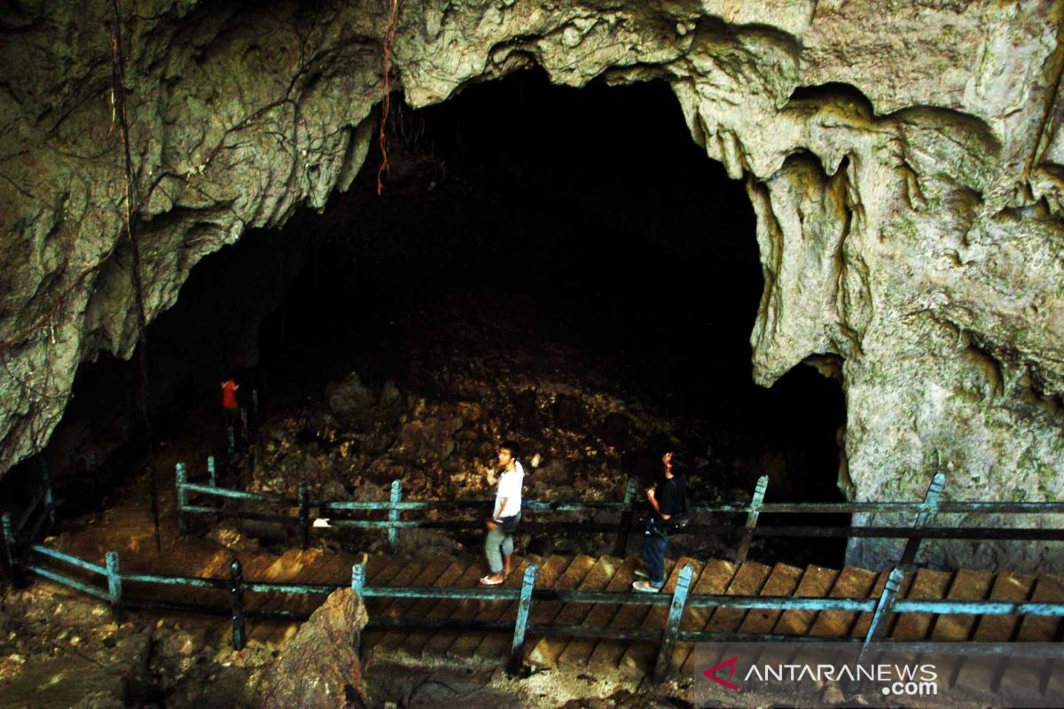 Optimizing tourism potential of Papua's Japanese Cave