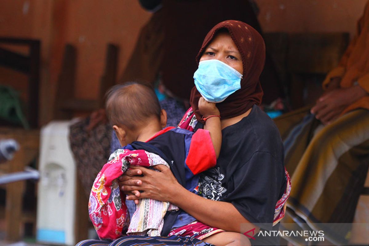 Air bersih hingga pakaian dalam jadi kebutuhan mendesak korban Semeru