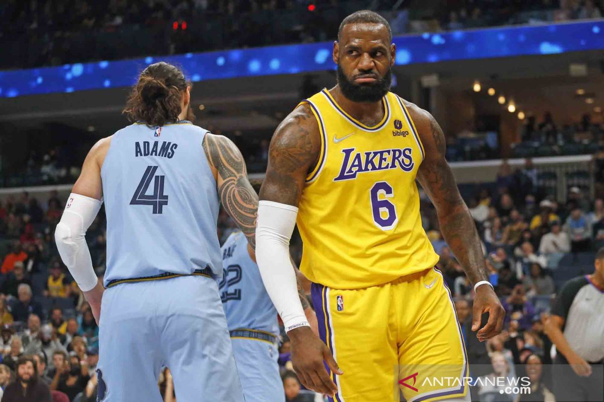 Lakers hantam Mavericks 107-104, LeBron James mencetak 24 poin