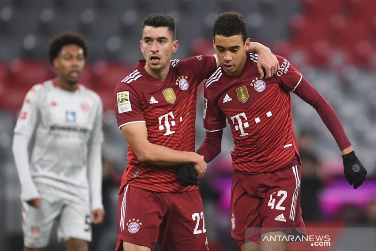 Bayern mencengkeram puncak klasemen seusai bangkit kalahkan Mainz