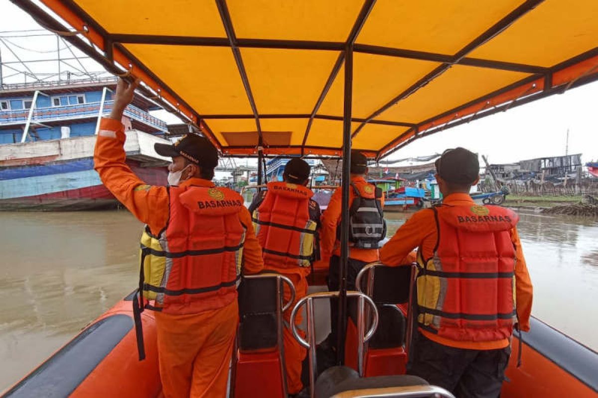 Dua nelayan kru KM Barokah dilaporkan hilang di perairan Pemalang
