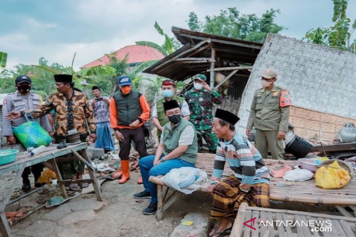 Pemkab salurkan bantuan tanggap darurat pada korban angin kencang