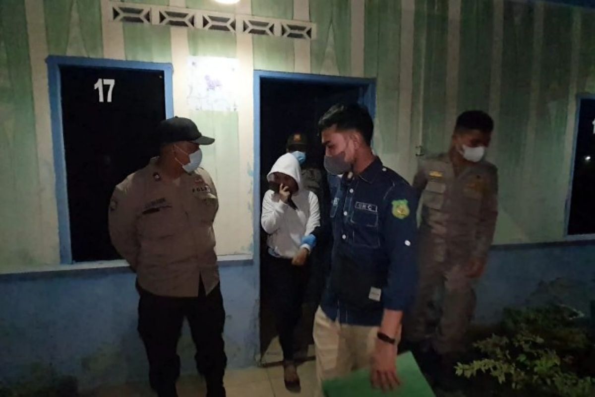 Puluhan pasangan mesum di hotel diamankan petugas