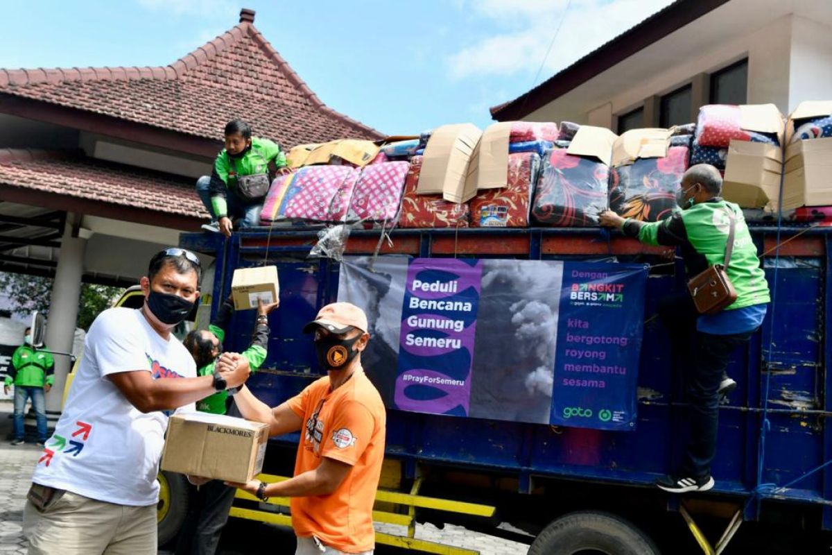 GoTo dan YABB salurkan bantuan kemanusiaan korban Semeru