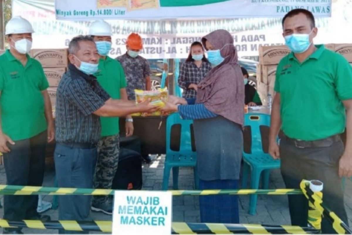 Ringankan biaya kebutuhan bahan pokok warga, PT. VAL Palas kembali gelar pasar murah migor