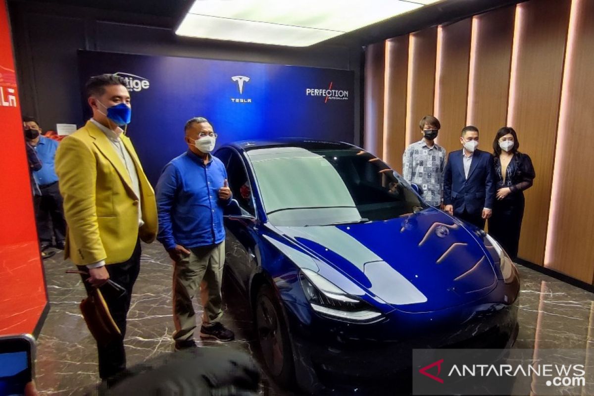 Perfection Auto Gallery hadirkan mobil listrik Tesla di Surabaya