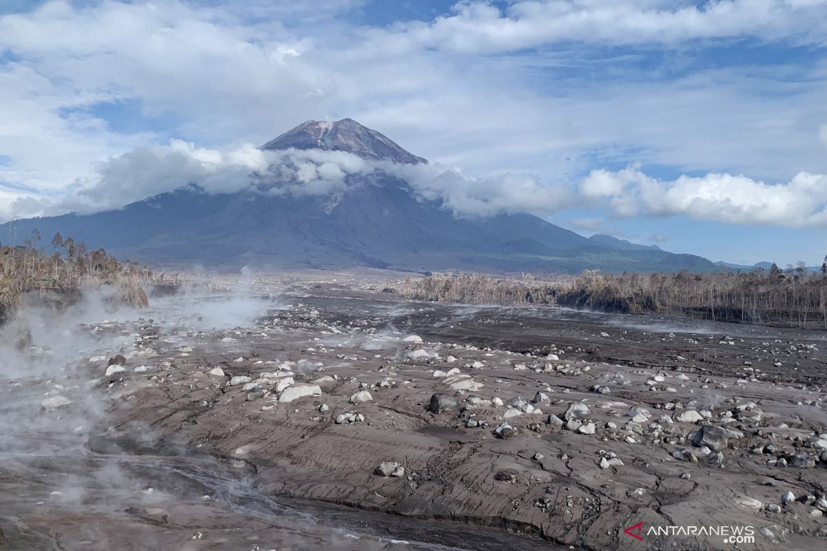 Menjauhi Puncak Para Dewa