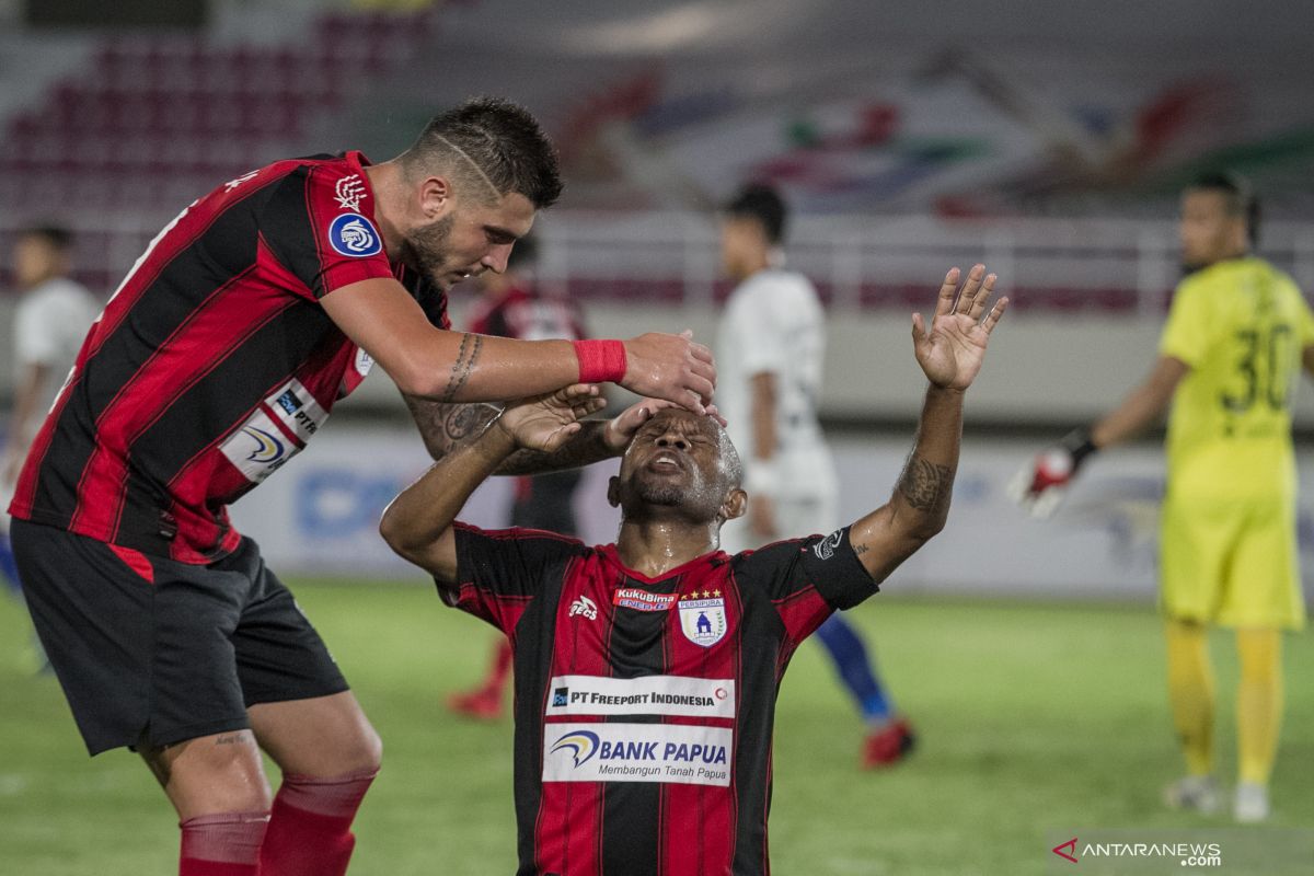 Gol Pahabol dan Bokashvili bawa Persipura  kalahkan Persija 2-1