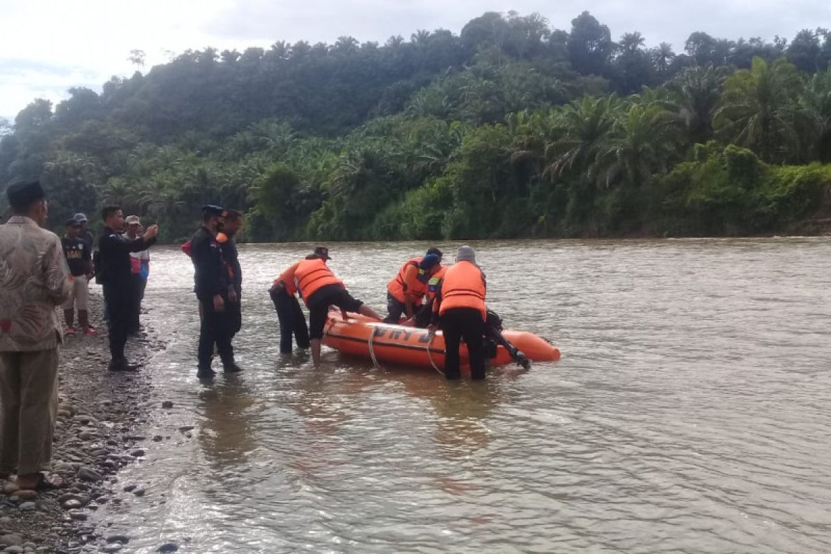 Warga Pasaman tenggelam saat mandi di Sungai Batang Masang