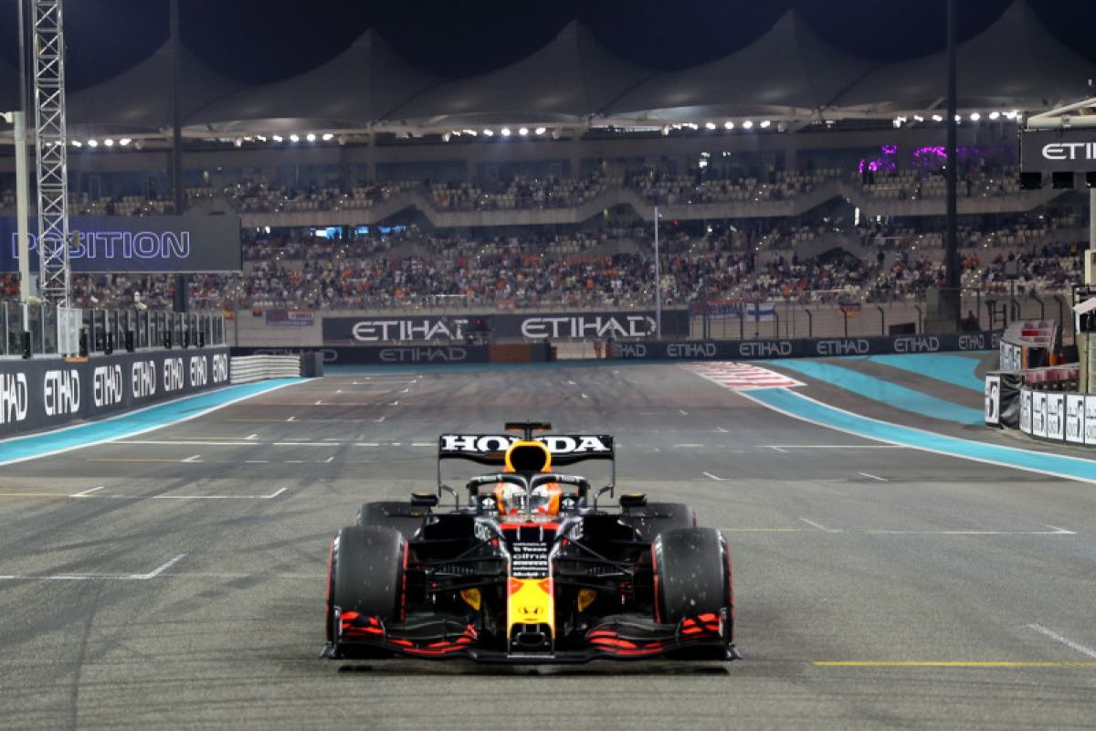 Max Verstappen kalahkan Hamilton untuk pole position GP Abu Dhabi