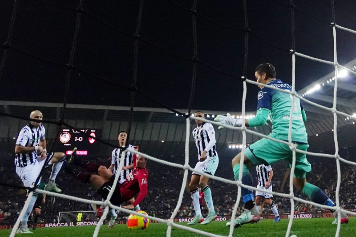 Gol akrobatik Ibrahimovic bawa Milan main imbang 1-1 lawan Udinese