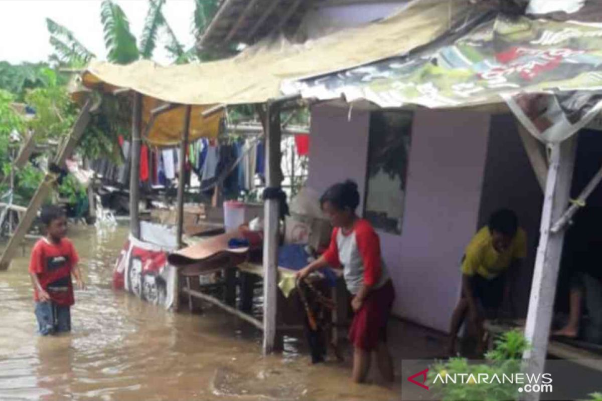 Banjir luapan Citarum rendam Kampung Bojongponcol Pebayuran Bekasi