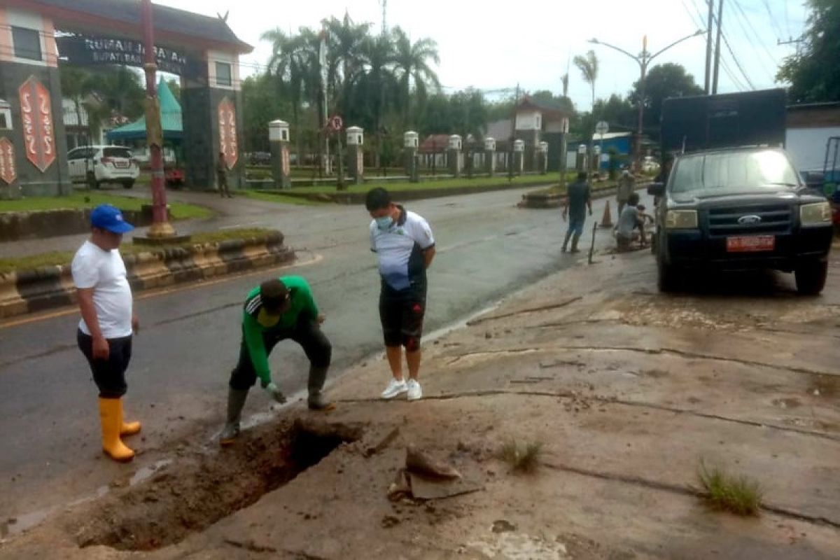 Bupati Bartim minta pembersihan saluran air dioptimalkan