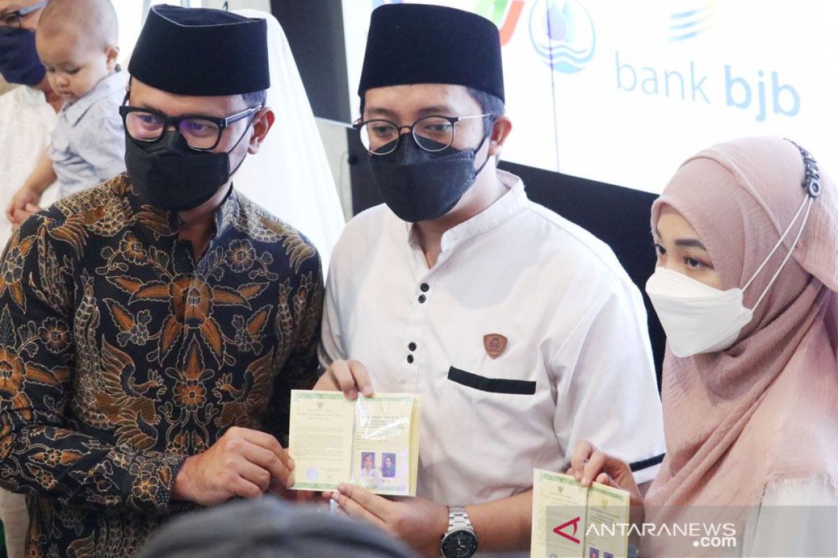 43 pasangan di Kota Bogor resmi terima buku nikah hasil isbat massal