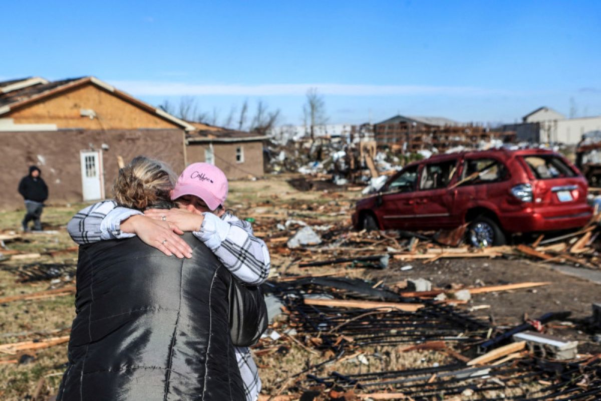 Delapan tewas, delapan hilang akibat tornado di Kentucky, Amerika