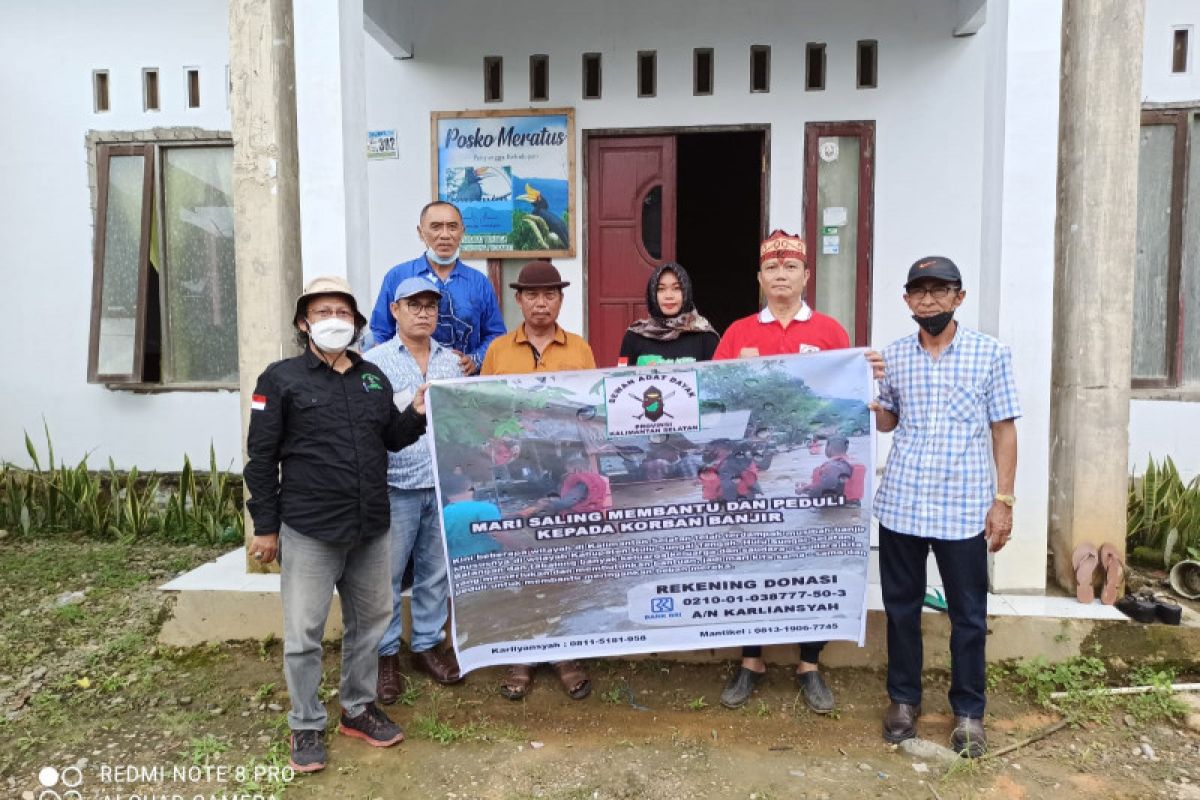 Dewan Adat Dayak Kalsel berikan bantuan banjir HST