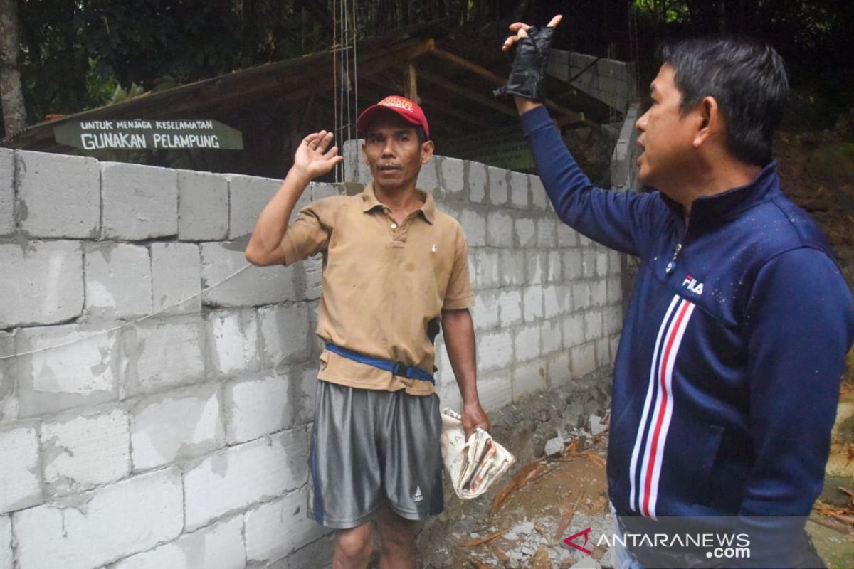 Dedi Mulyadi ikut selesaikan penutupan akses jalan ke Curug Tilu Purwakarta