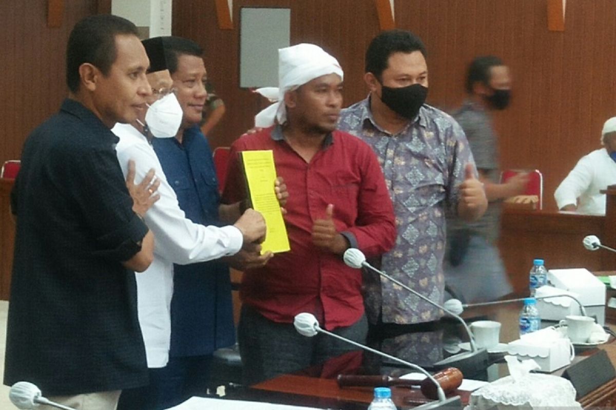 DPRD Maluku respon keinginan pengungsi kembali ke pelauw, selesaikan masalah internal