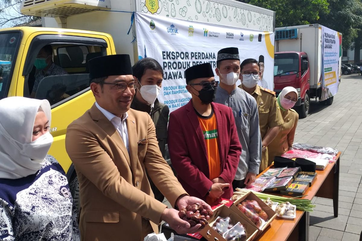 West Java exports Islamic boarding school-produced 'jengkol' to Dubai