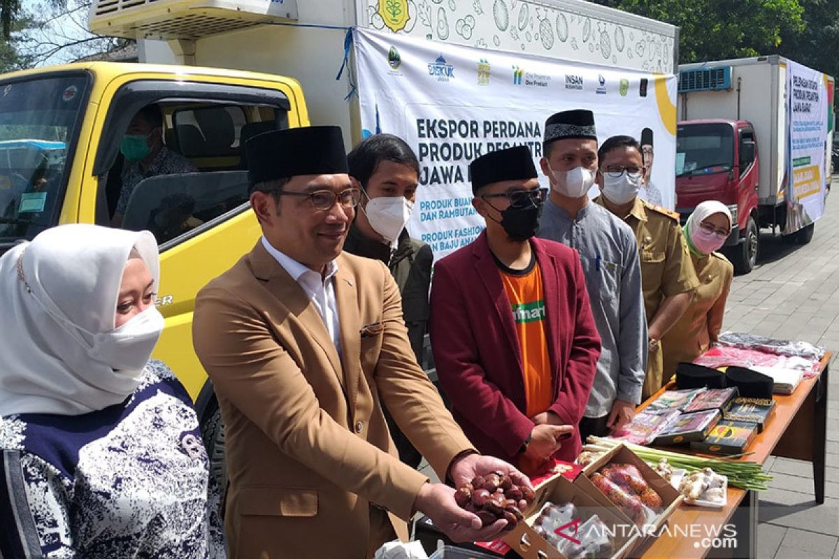 West Java exports Islamic boarding school-produced 'jengkol' to Dubai